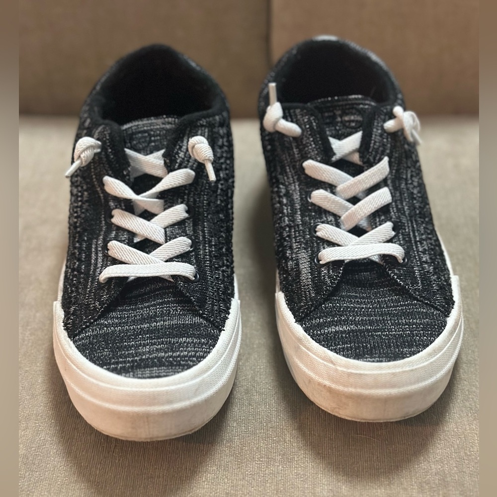 👟 Roxy Black Knit Sneakers Size 7 |